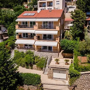 Slavica , Ičići Kroatien